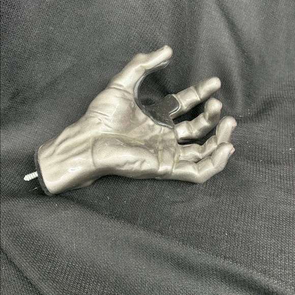 Guitar holder and super slinky guitar Strings - Picture 3 of 4